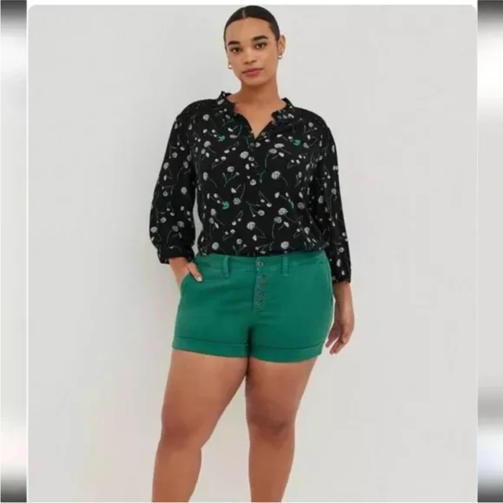 Nwt Torrid 3.5 Inch Stretch Twill Mid-Rise Button Fly Short 16